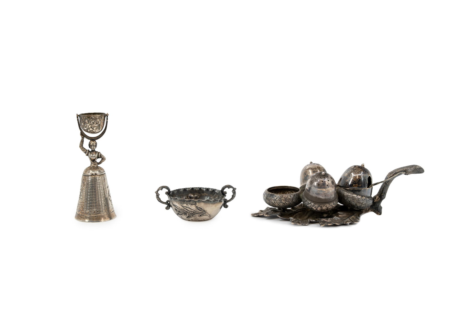 A composed lot of three antique silver objects (1 of 13)