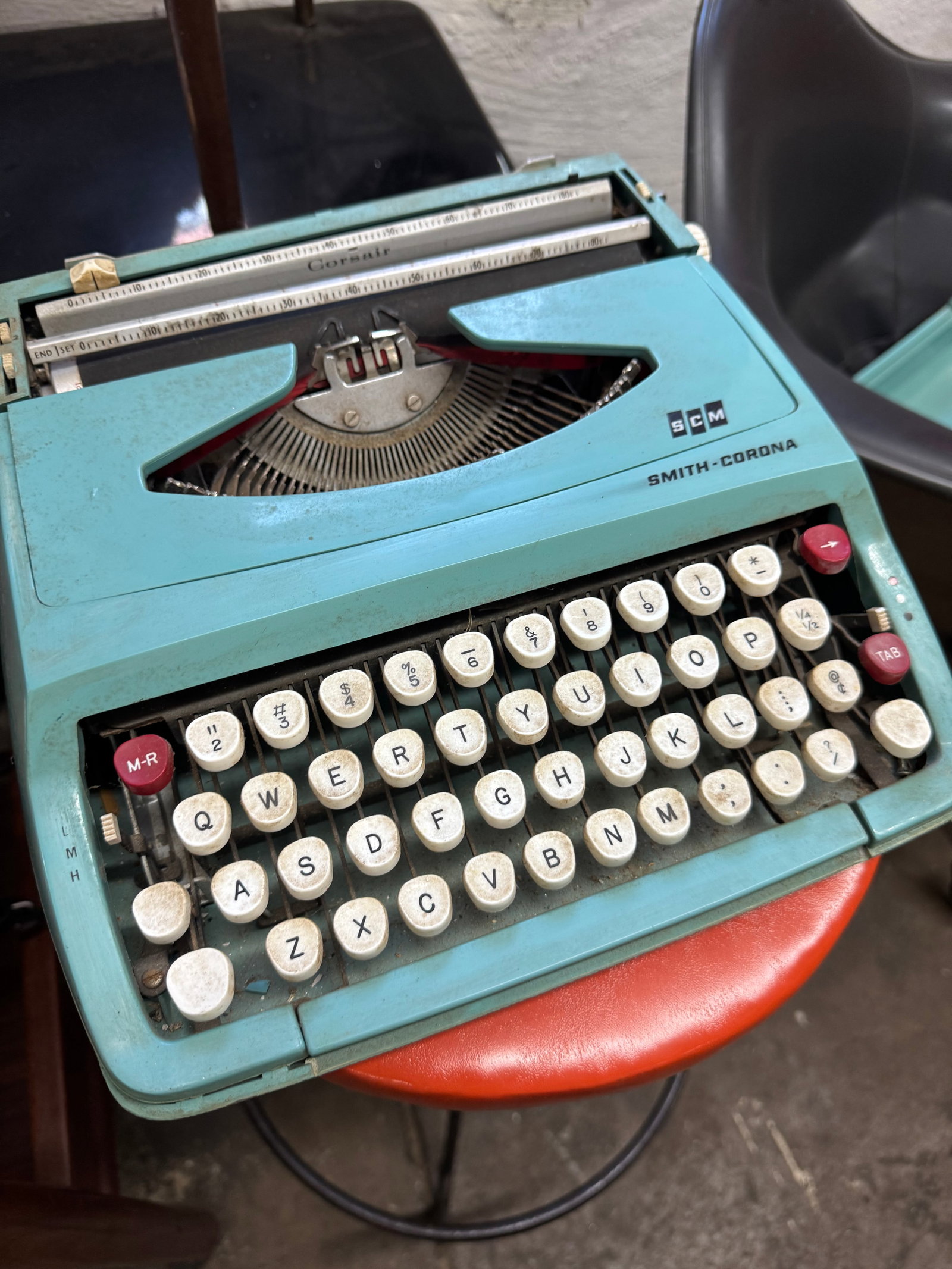 Vintage Mid-Century Smith-Corona Corsair Portable Typewriter – Aqua Blue SCM 1960s (1 of 2)