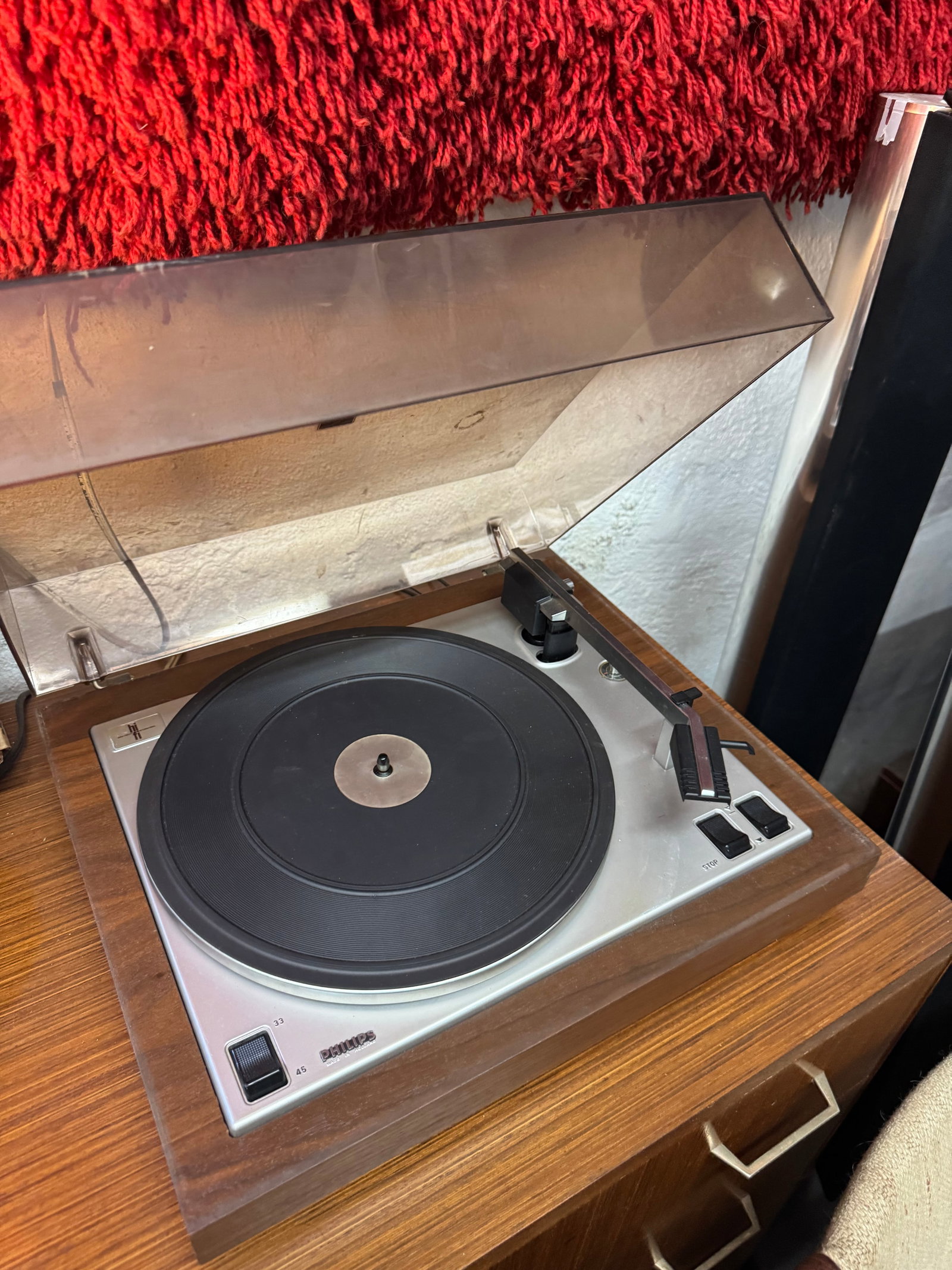 Vintage Philips 22GA427 Belt-Drive Automatic Turntable (1 of 5)