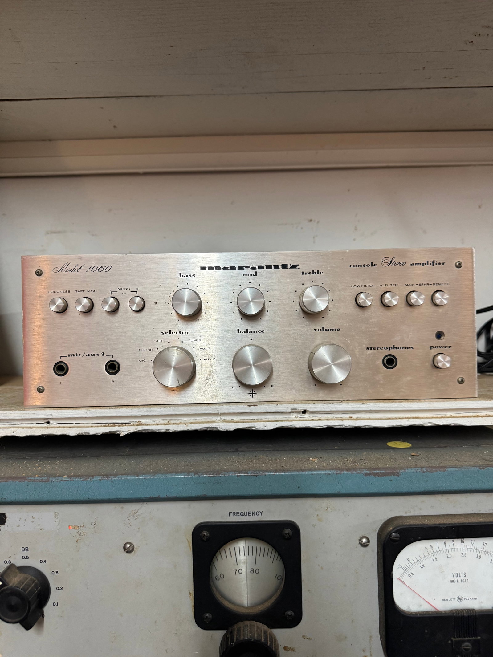 Vintage Marantz 1060 Integrated Amplifier – Classic Silver Face 30W Hi-Fi (1 of 4)