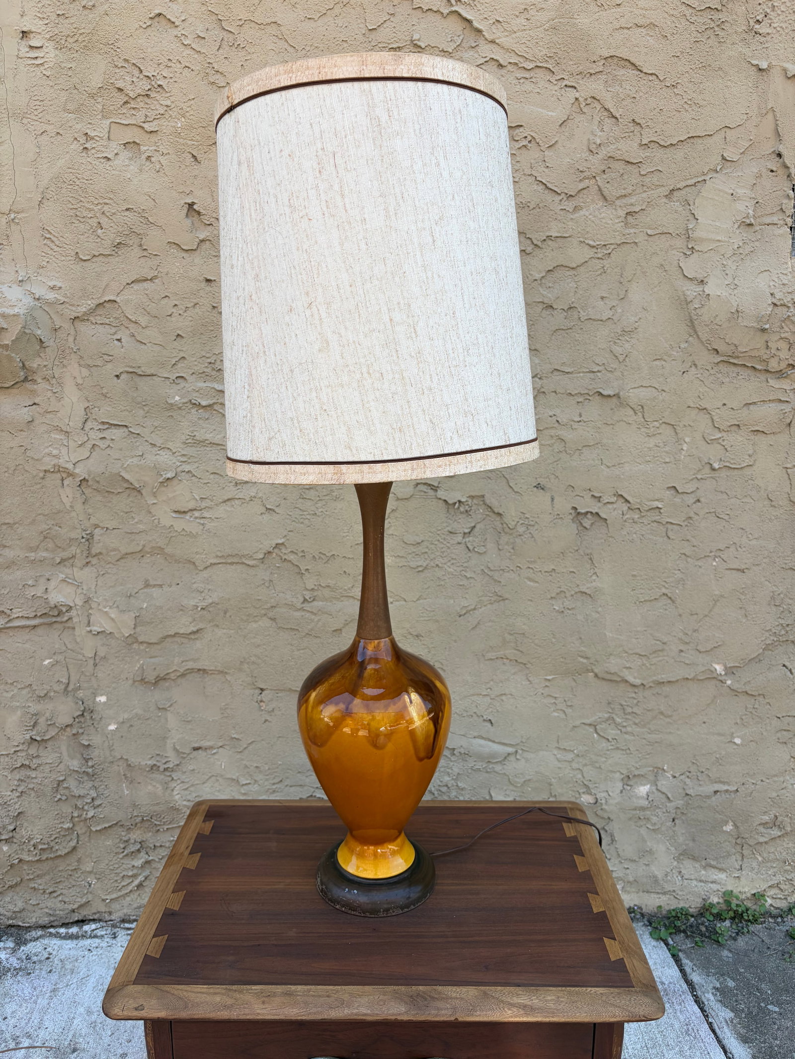 Vintage Mid-Century Amber Glass & Walnut Table Lamp (1 of 5)