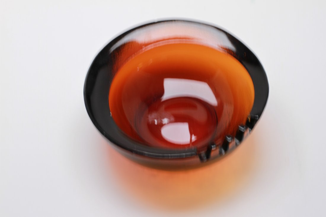 VINTAGE AMBER COLORED ASH TRAY: Vintage Amber colored Ash Tray,
