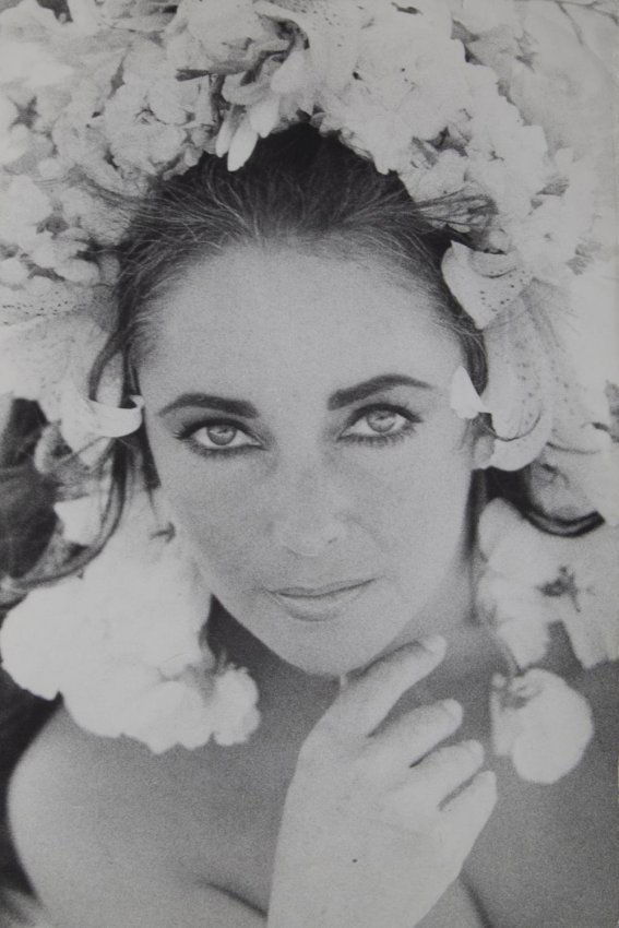 ELIZABETH TAYLOR PHOTOGRAPH BY GIANNI BOZZACCHI (1 of 2)
