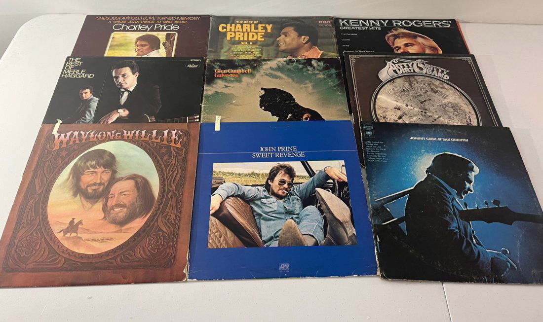 9 VINYL RECORDS COUNTRY (1 of 4)