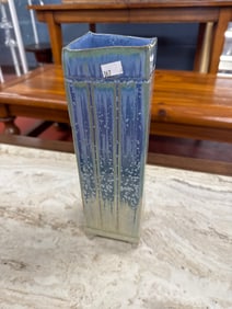 BEAUTIFUL SQUARE FLOWER VASE