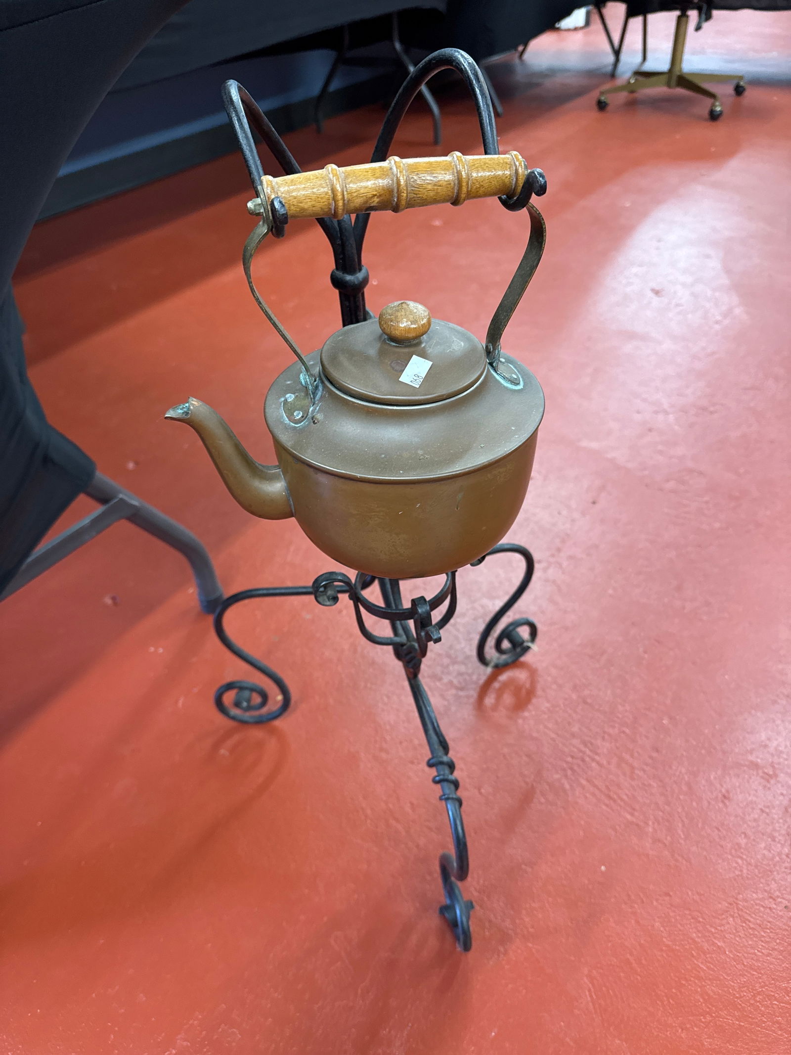 ANTIQUE TEA KETTLE (1 of 3)