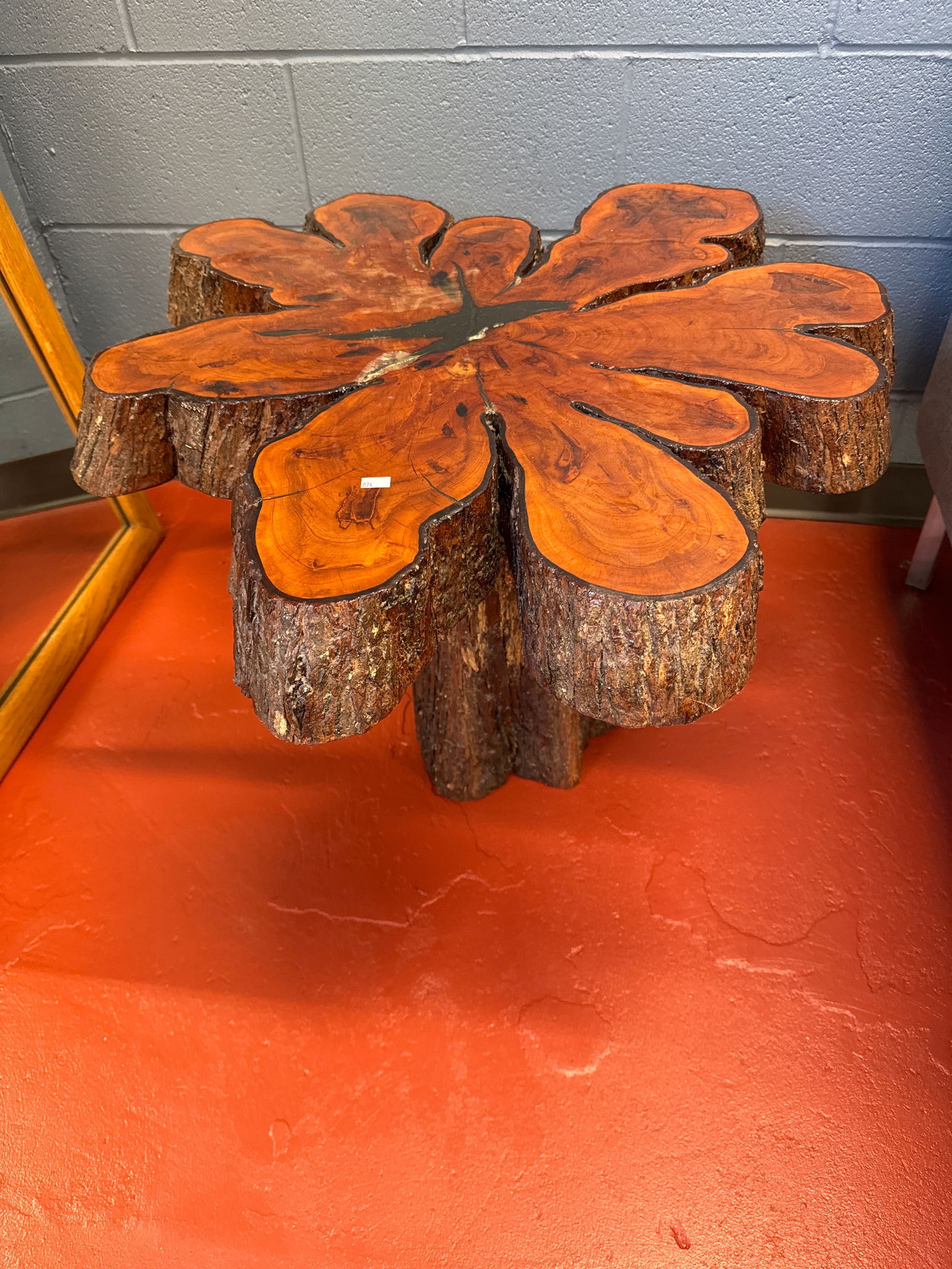 2 X VINTAGE WOOD SIDE TABLES (1 of 6)