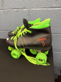 VINTAGE SENECA SPORTS SIZE 9 MACH 5 ROLLER SKATES