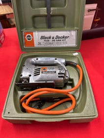 VINTAGE BLACK AND DECKER JIG SAW KIT