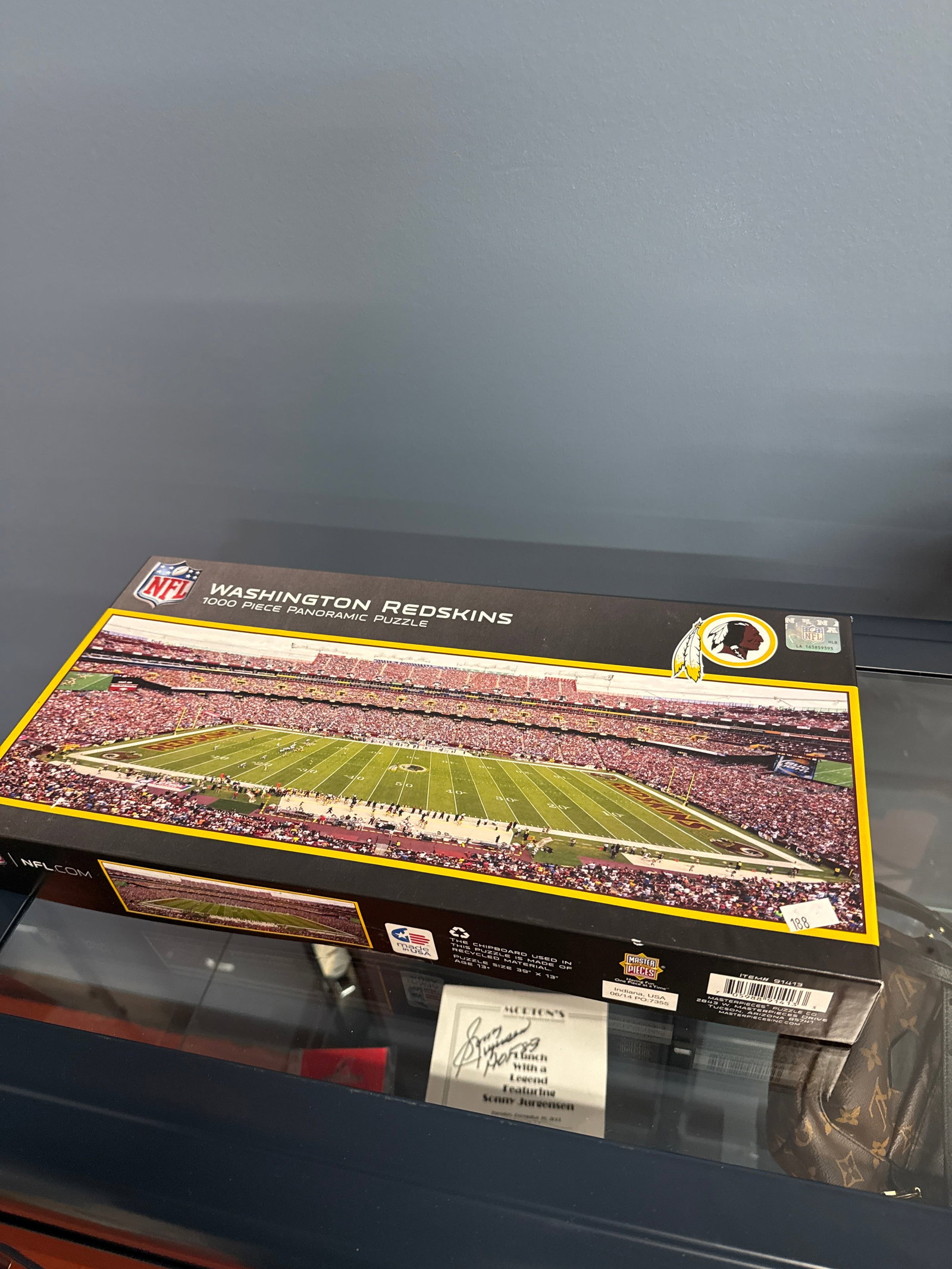 VINTAGE 1000 PIECE WASHINGTON REDSKINS PUZZLE: Vintage 1000 piece Washington Redskins Puzzle. New and still sealed.