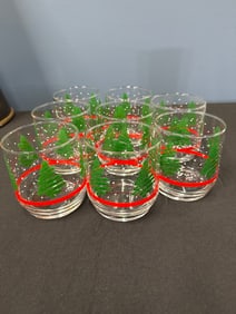 8 VINTAGE CHRISTMAS GLASSES