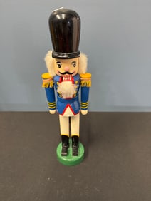 NUTCRACKER