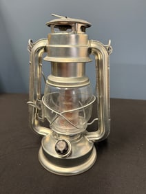 BATTERY OPERATED RAILROAD LANTERN