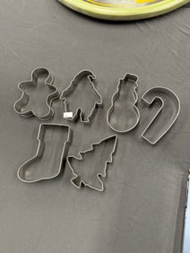 VINTAGE CHRISTMAS COOKIE CUTTERS