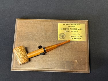 CORN COB PIPE DISPLAY