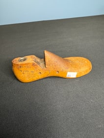 ANTIQUE CHILDRENS WOOD FORM