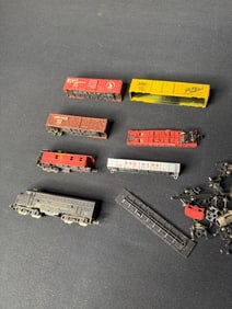 SMALL TRAIN CARS AND PARTS