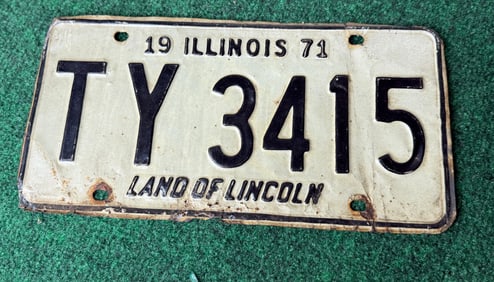 1 X Vintage 1971 Illinois Land of Lincoln License Plate