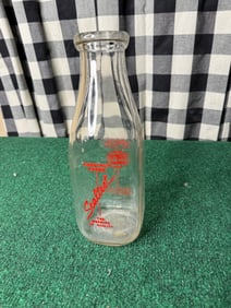 VINTAGE CHESTNUT FARMS WASHINGTON DC ONE QUART MILK BOTTLE