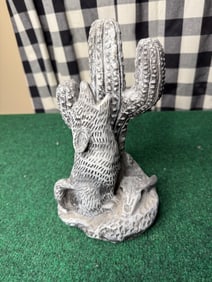 MEXICO HOWLING WOLF CACTUS TABLE TOP DISPLAY