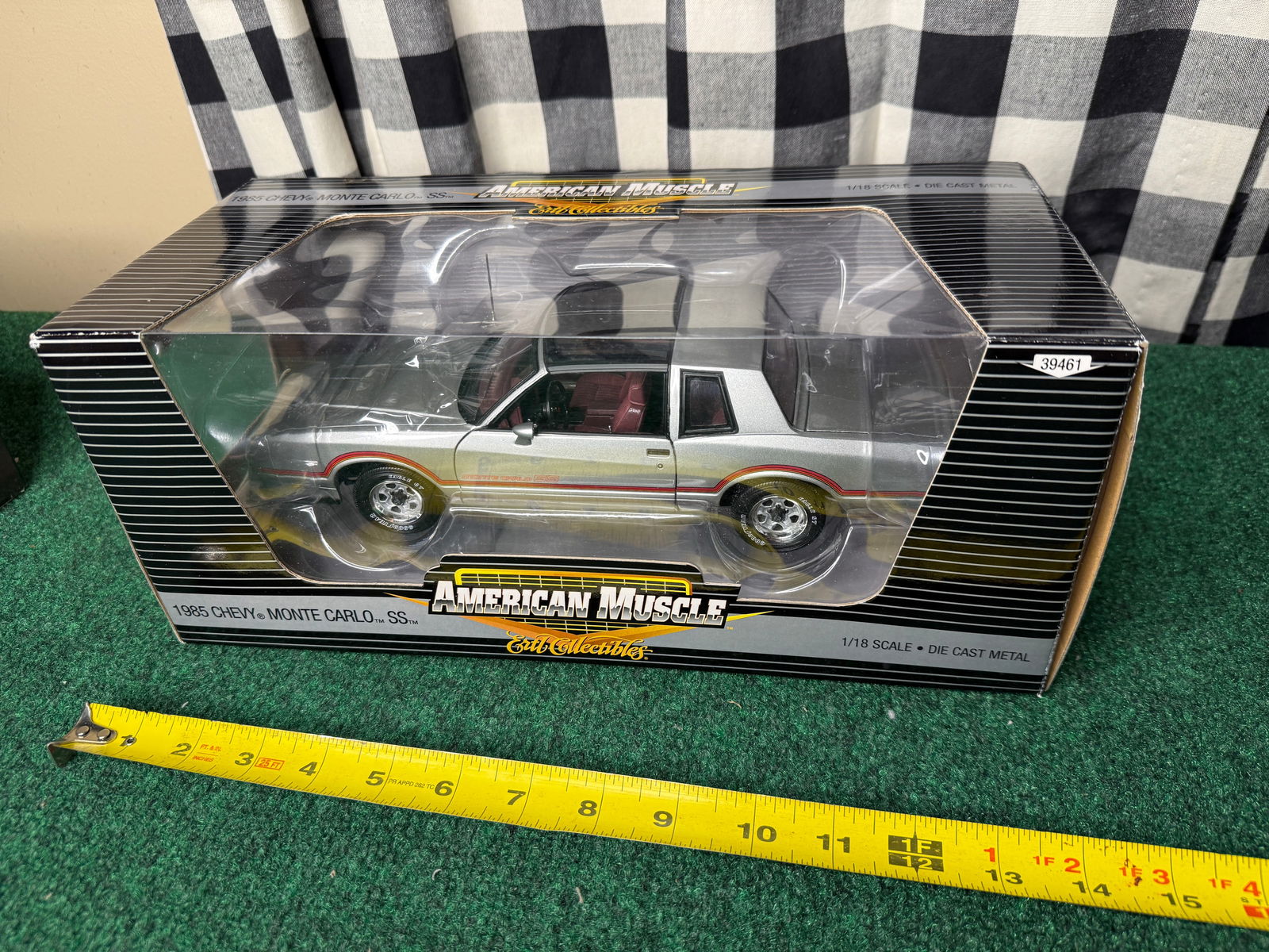 1985 Chevy Monte Carlo SS American Muscle 1:18 Scale in Box (1 of 3)