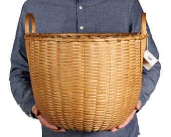 "Canterbury Round" Display Model Basket by Martha Wetherbee (New Hampshire, 1987) 15 x 15 3/4 in.