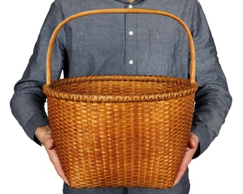 First Edition Mount Lebanon Shaker Apple Basket by Martha Wetherbee (New Hampshire, ca. 1980) 16 x