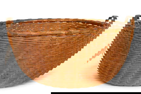 "Spider Bottomed" Basket in the Shaker Manner (19th century) 7 1/4 x 13 1/2 in. (18.4 x 34.3 cm.): "Spider Bottomed" Basket in the Shaker Manner(19th century)Round basket similar to the work of Shakers, probably New England, 19th century. Featuring an unusual eight-legged "spider" bottom. White ash