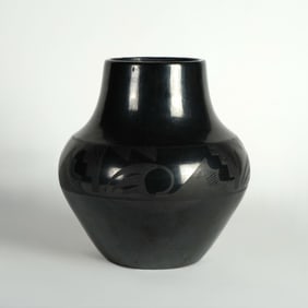 Maria & Julian Martinez (1887-1980) / (1897-1943), San Ildefonso Blackware Bearclaw Olla, c. 1940
