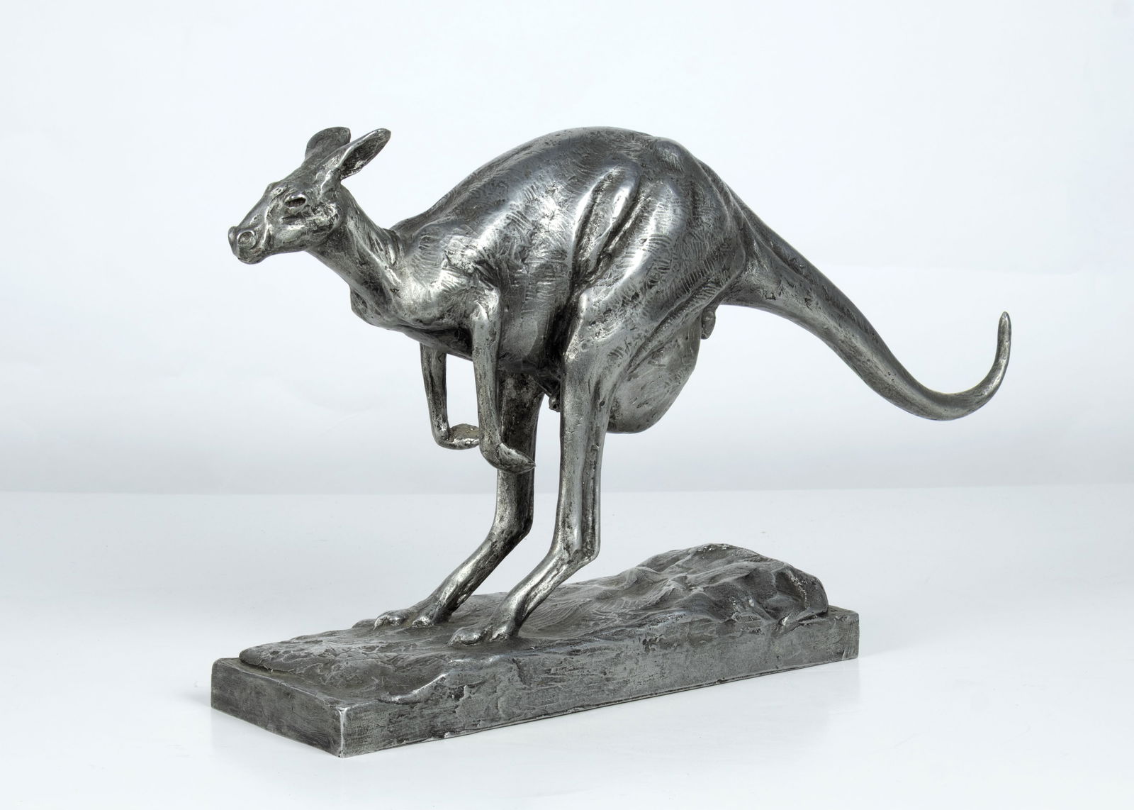 Anna Hyatt Huntington (1876-1973), Kangaroo, 1951: Anna Hyatt Huntington (1876-1973), Kangaroo, 1951 Medium: cast aluminum Dimensions (in.): 10 1/4 x 16 1/2 x 4 3/8 Framed Dimensions (in.): no base Signature inscribed: Anna Huntington 1951 stamped: RO