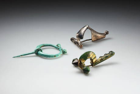 LOT OF 3 ROMAN FIBULAE: "