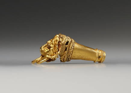 A ROMAN GOLD LION'S HEAD PROTOME: "