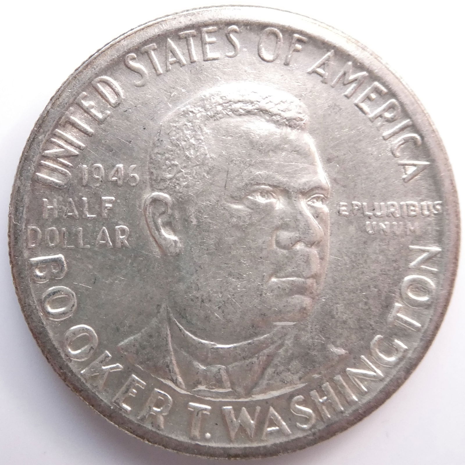 Half Dollar Booker T. Washington Memorial 1946 Silver coin mint condition (1 of 4)