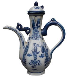 Chinese teapot in blue and white porcelain China Qing dynasty