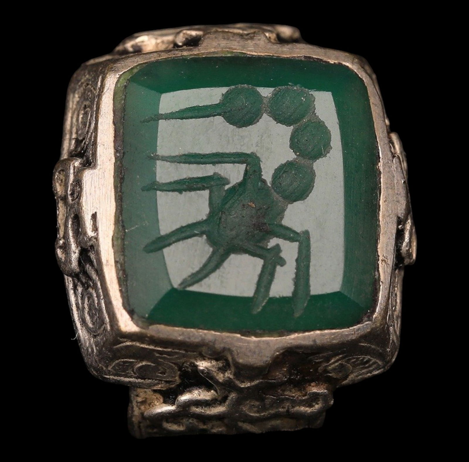 Ottoman Empire Silver metal ring with green hardstone intaglio of a scorpion 1700 century (1 of 3)