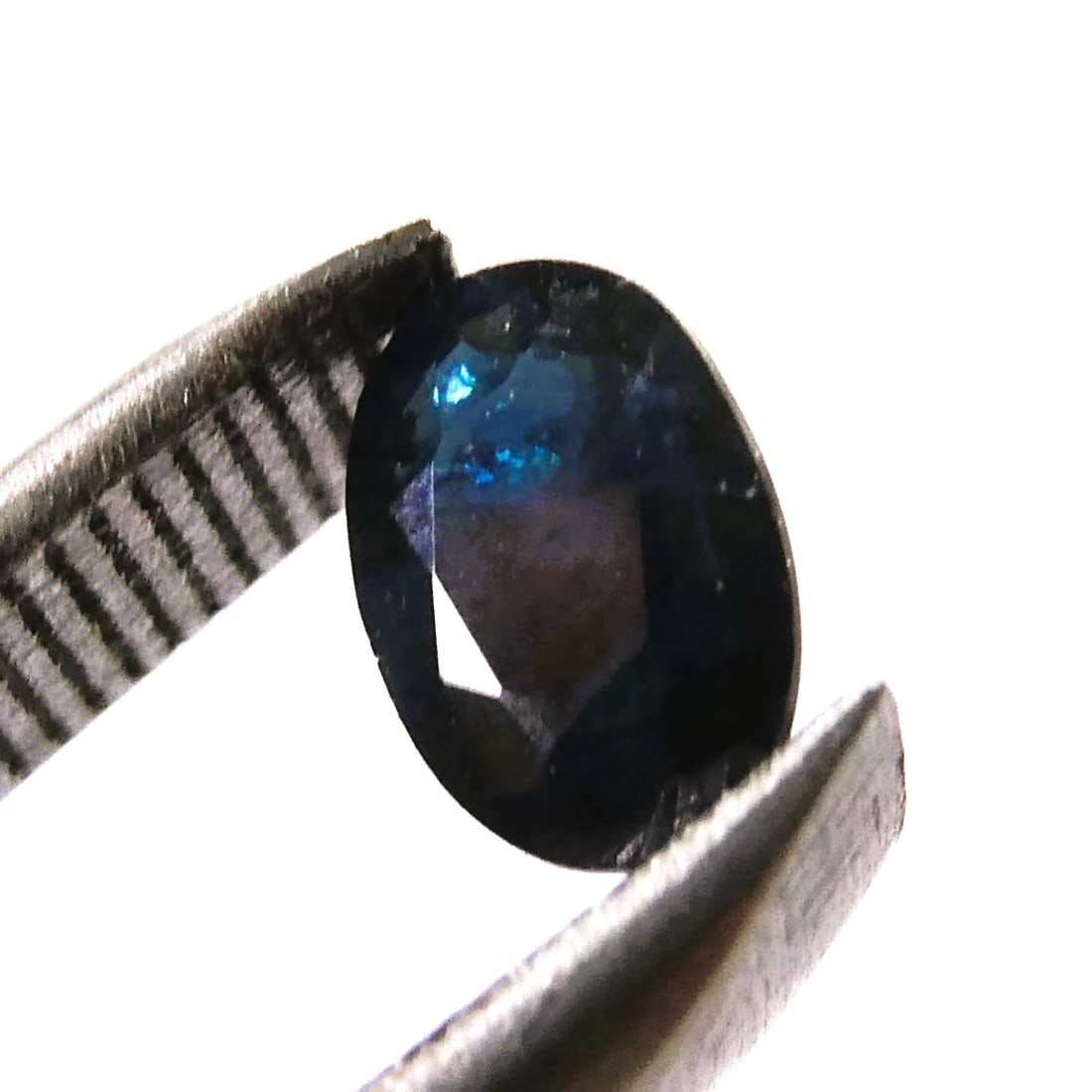 ALGT certified Madagasca Dark Blue Sapphire 0.57 ct (1 of 5)