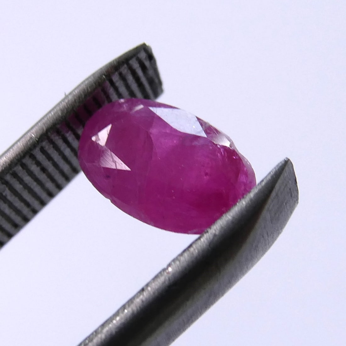 ALGT Certificat Ruby Intense Purplish Red 1,43 ct (1 of 6)
