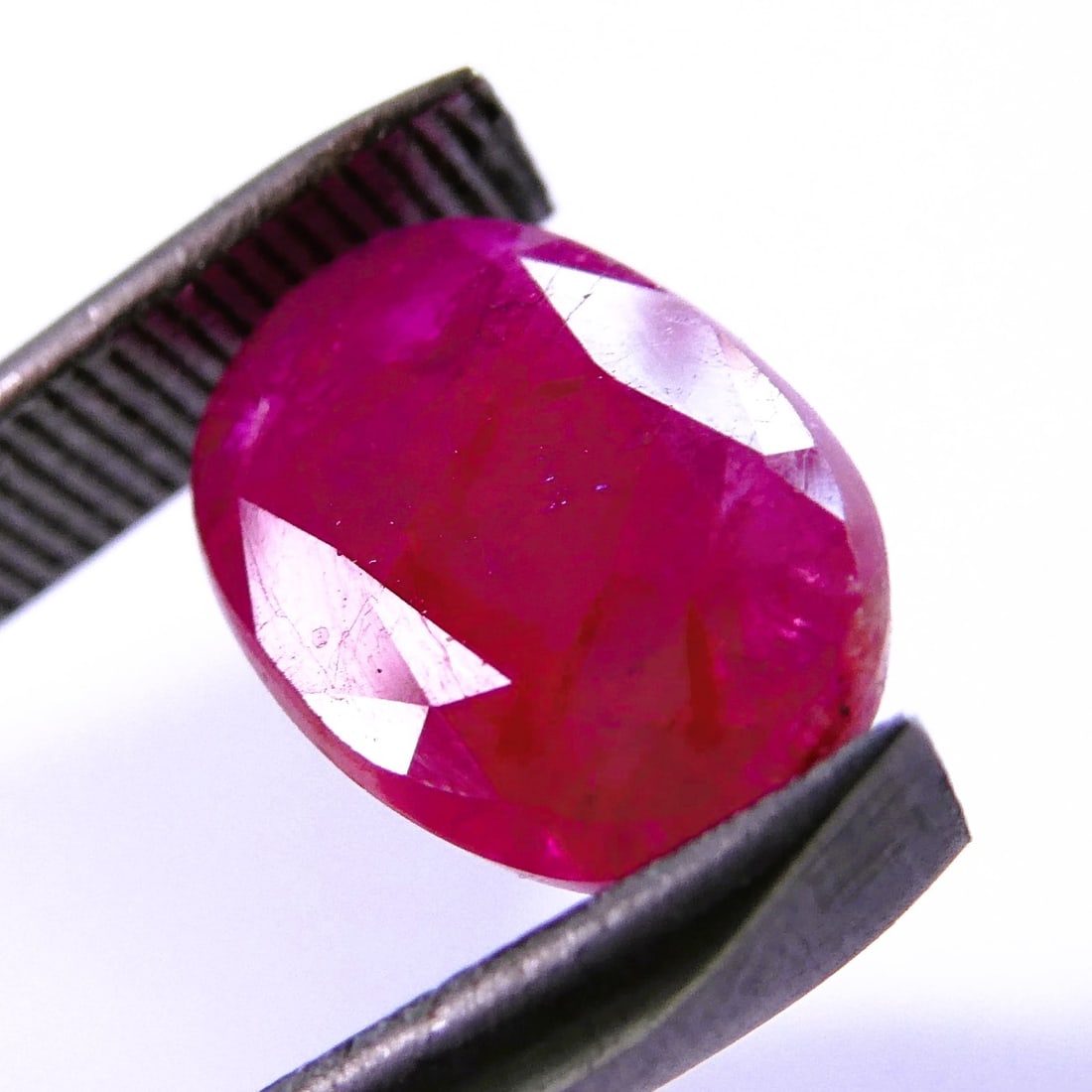 ALGT certified natural Ruby Intense Purplish Red Afghanistan 4,33 ct (1 of 9)