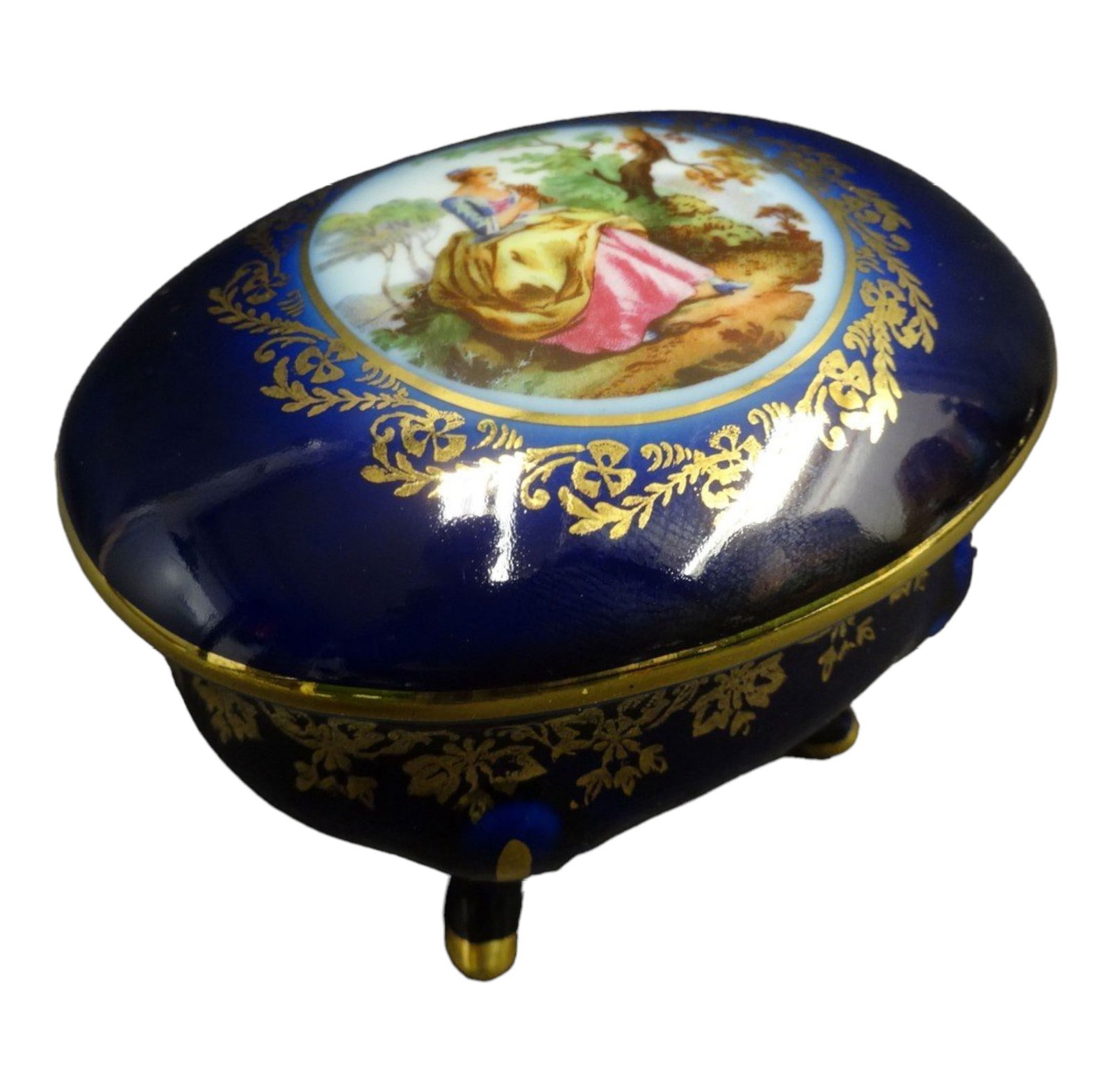 Older Czech box with lid porcelain PM Import: Older Czech box with lid porcelain PM ImportFINE CONDITIONL approx - 10 cm. Height - 8 cm