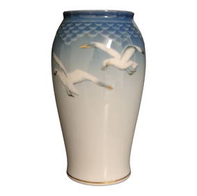 Bing & Grøndahl “Seagull” Porcelain Vase, Model 678, 13.5 cm (1 of 3)