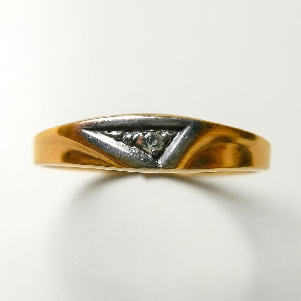 Elegant Gold and Diamond Ring, Europe, ca. Early 20th Century (1 of 5)