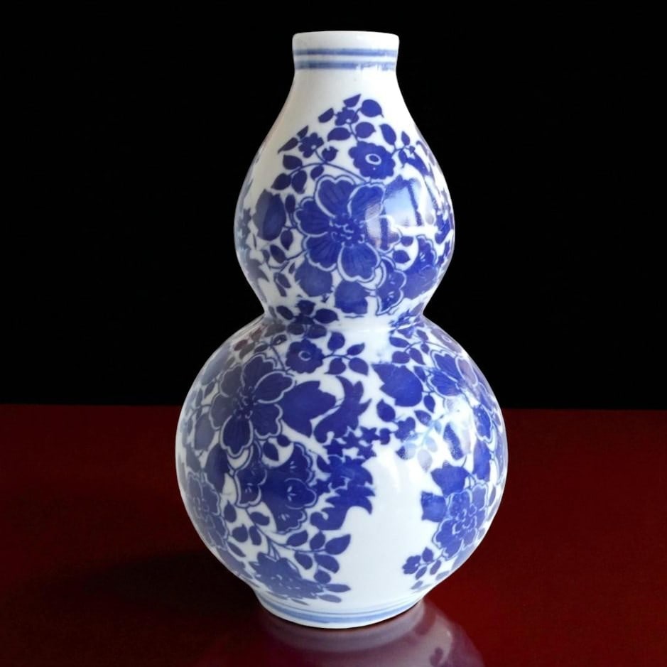 Chinese Blue and White Double-Gourd Vase, Qianlong Mark, 18 cm (1 of 5)