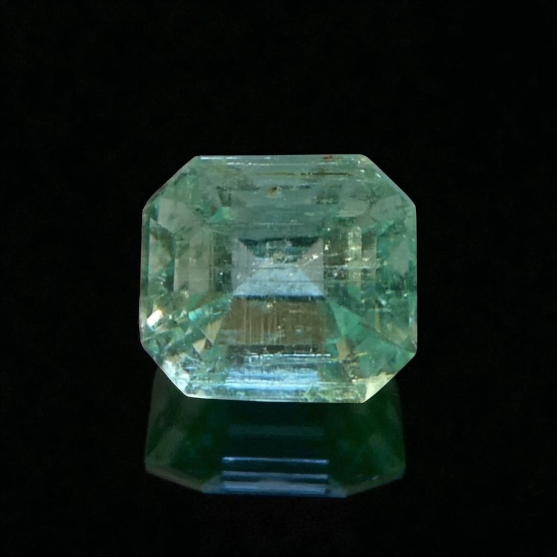 IGI-Certified Emerald, 0.80 ct, Afghanistan, Light Bluish Green: This natural emerald originates from Panjshir, Afghanistan?one of the most celebrated regions for producing high-quality emeralds with vivid green-blue hues and natural brilliance. Certified by the In