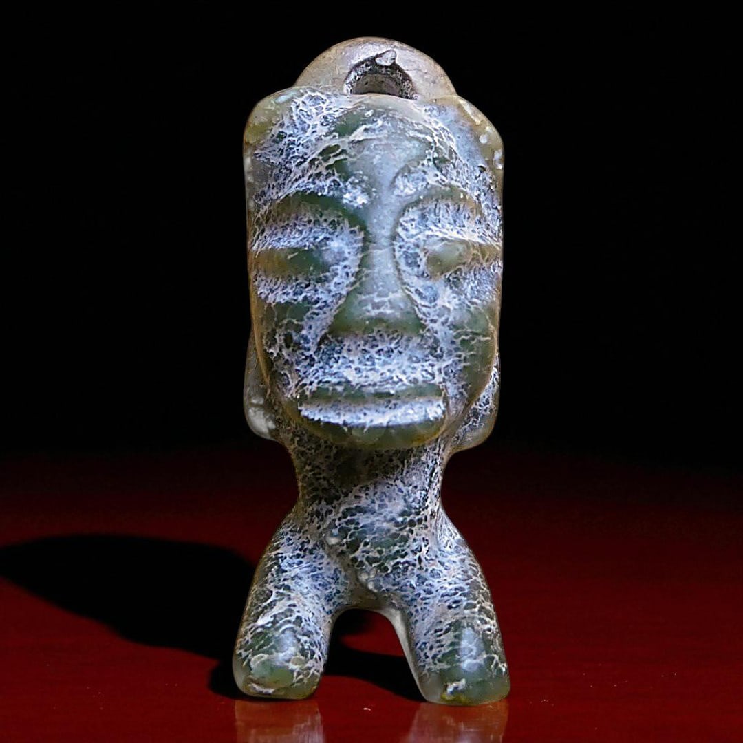 Jade figure pendant, Hongshan-style Sun God, China, Qing or earlier (1 of 4)