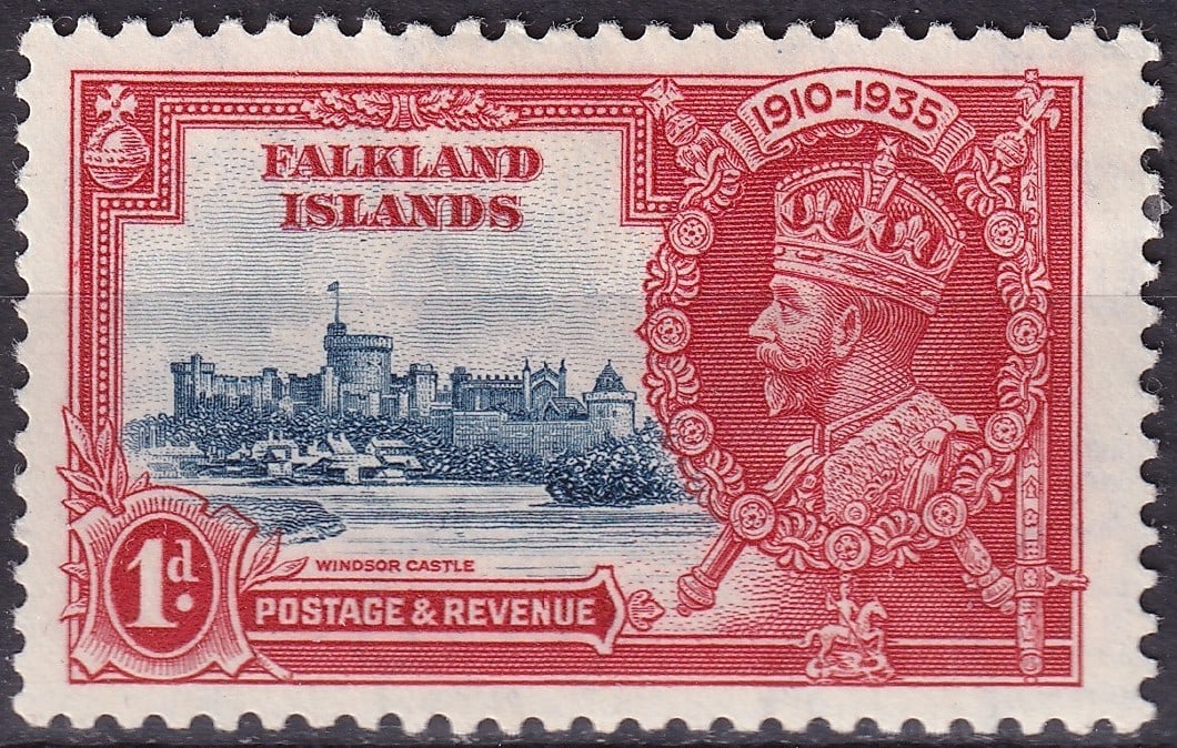 1935 Falkland Islands Silver Jubilee 1d Plate Flaw “Flagstaff on Right Turret?? – SG 139d: This is a desirable and scarce 1935 Falkland Islands Silver Jubilee of King George V 1d stamp, printed by Bradbury, Wilkinson & Co. Ltd., catalogued as Stanley Gibbons 139d and representing the notabl