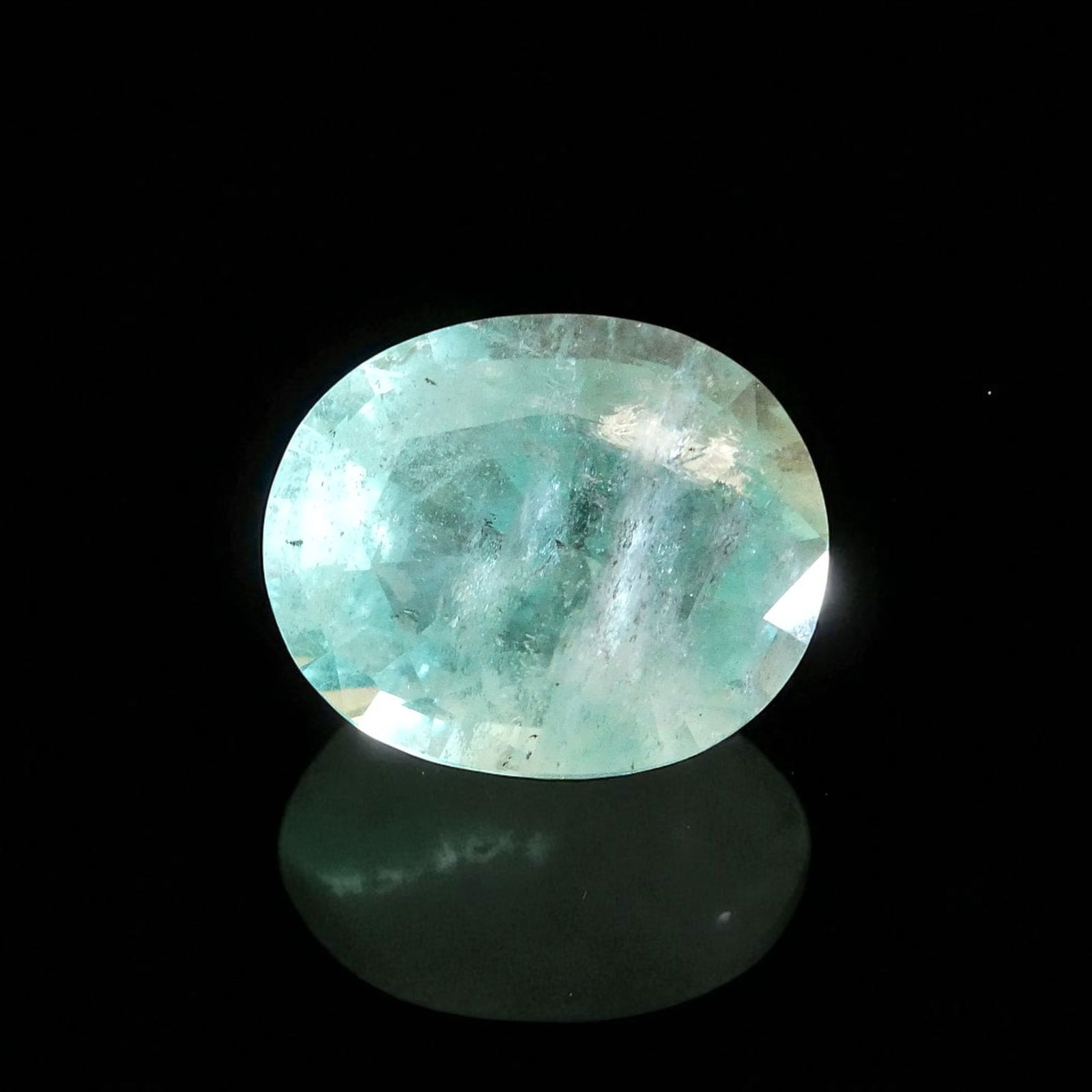 10.15 ct Natural Lime Green Emerald, Panjshir, Afghanistan (1 of 17)