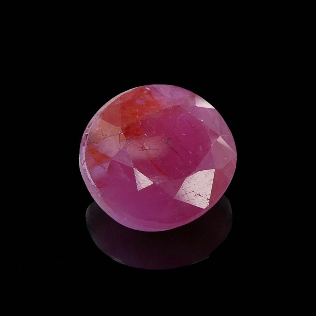 3.62 ct Unheated Purplish Pink Sapphire, ALGT Certified, Afghanistan Origin: This exceptional purplish pink sapphire, weighing 3.62 carats and accompanied by a full gemological certificate from the Antwerp Laboratory for Gemstone Testing (ALGT Report No. 25416809, dated 30 Aug