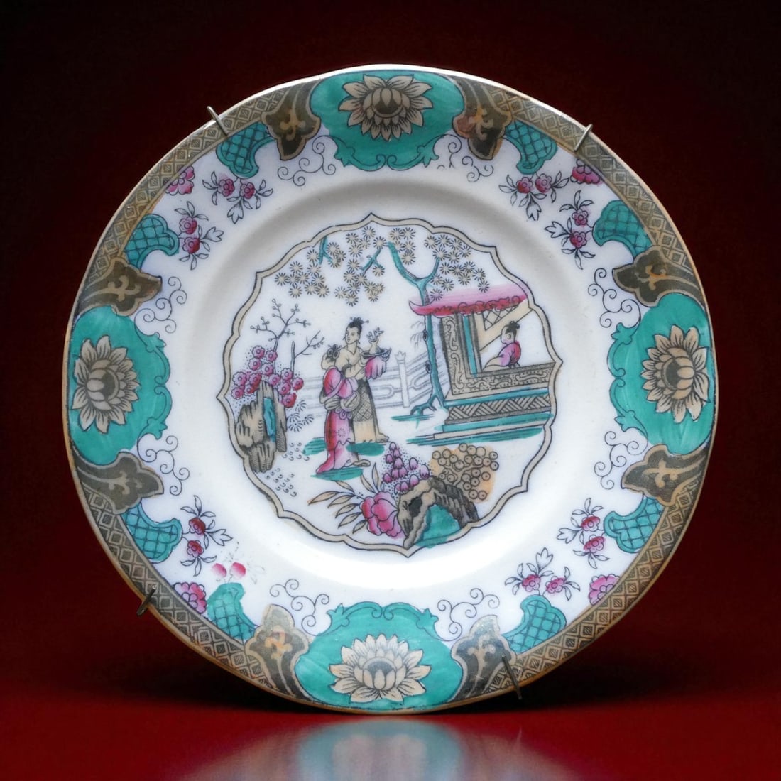Early 19th Century Canton B.F. Famille Rose Style Plate by Boch Frères: A decorative porcelain plate in the Canton famille rose style, measuring approximately 20 cm in diameter, manufactured circa 1830–1850 by Boch Frères in Belgium for the European market. The central
