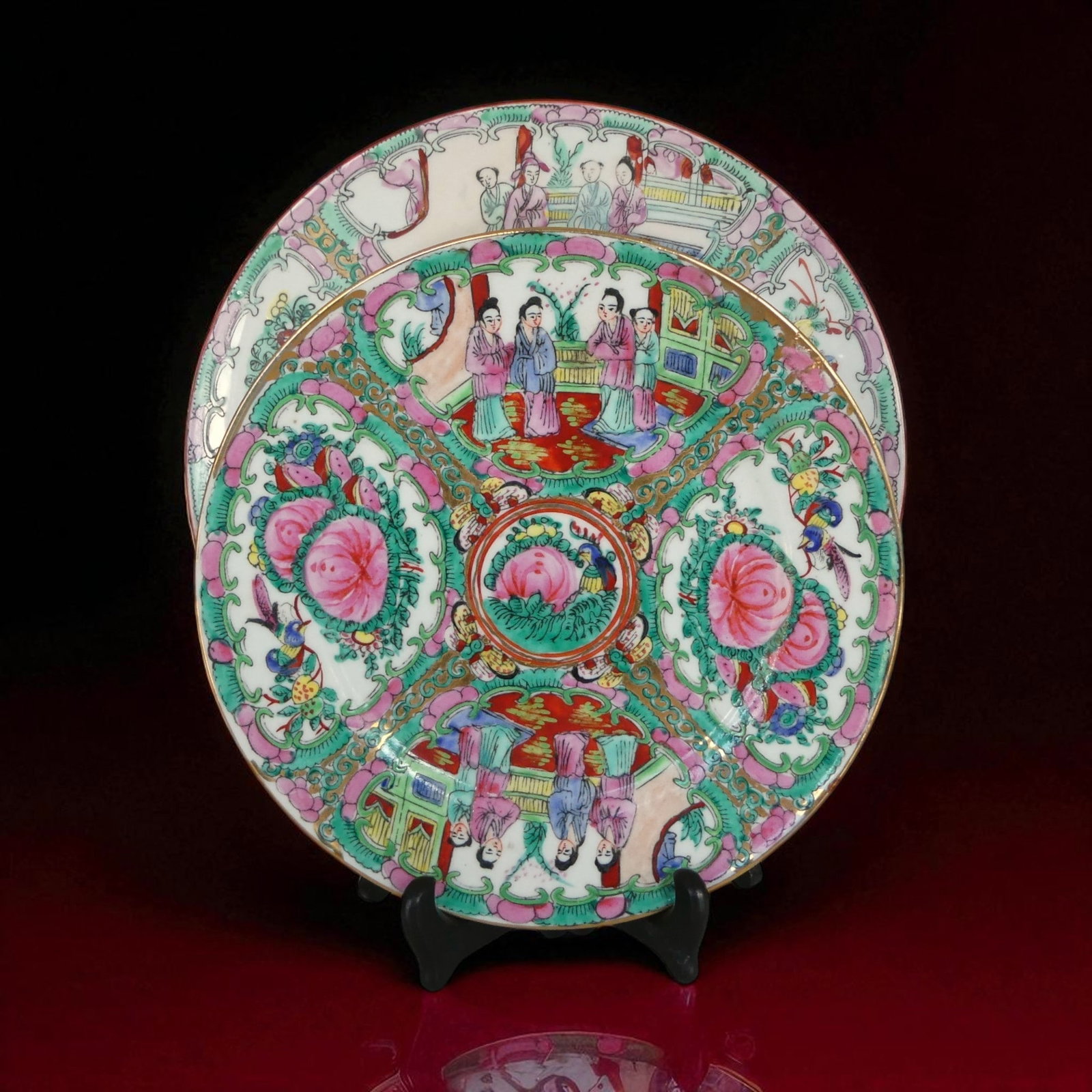 Pair of Chinese Famille Rose Plates with Figures and Flowers, 20th Century (1 of 11)