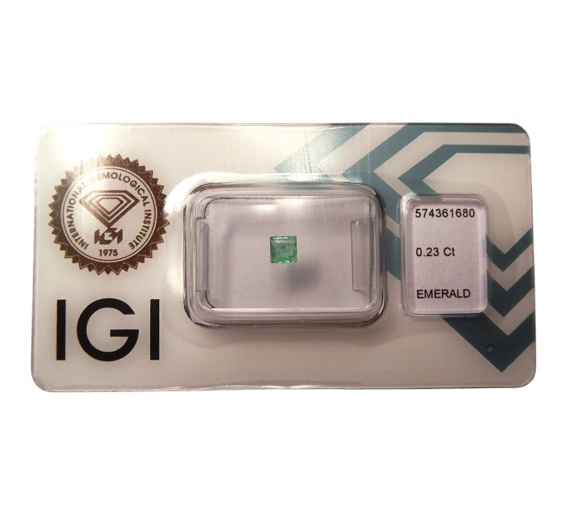 Colombian emerald, IGI-certified 0.23 ct, square mixed cut: This natural emerald, certified by the International Gemological Institute (IGI) under report number 574361680 and dated April 26, 2023, originates from Colombia, the world?s most esteemed source of e